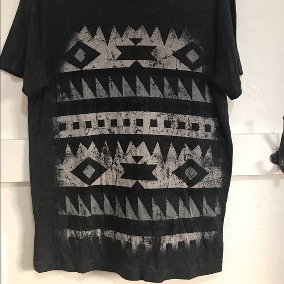 Forever 21 Men Tribal Charcoal Tee Shirt | Large - Picture 5 of 5